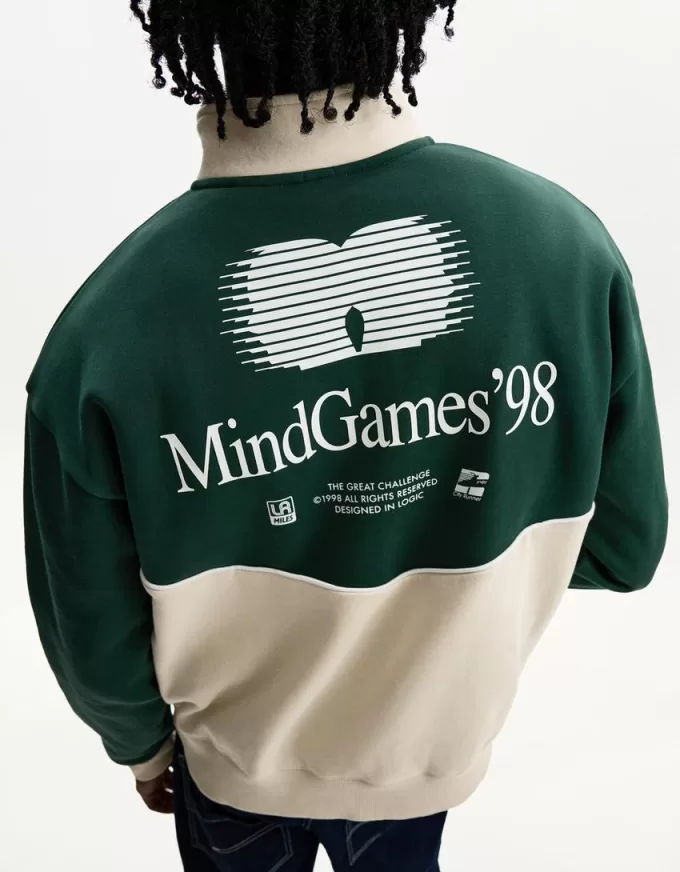 Sweatshirt with contrasting zipper Sweatshirt with contrasting zipper