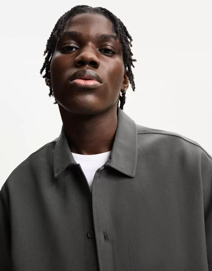 Tailored short sleeve boxy fit shirt