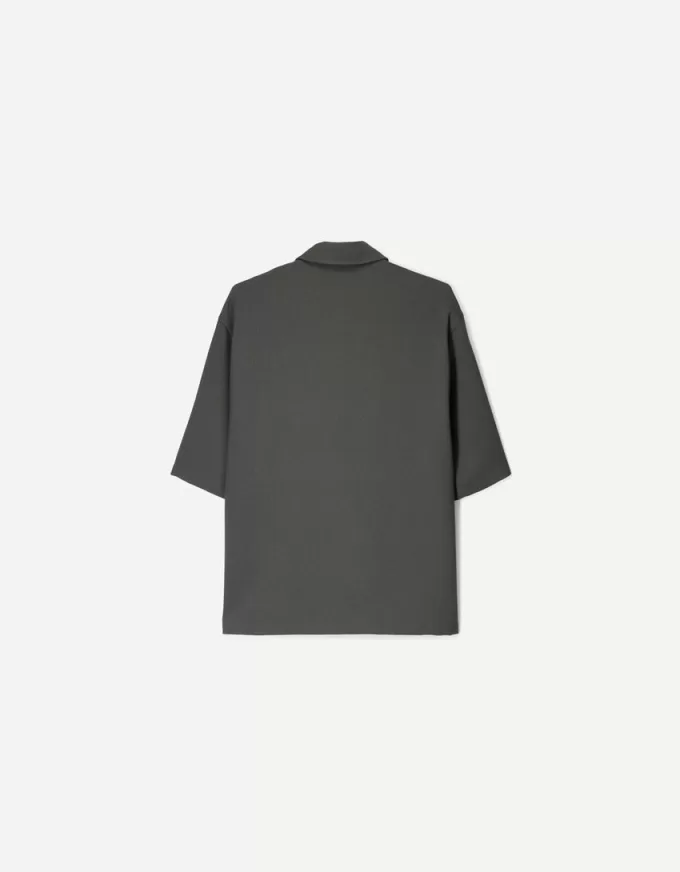 Tailored short sleeve boxy fit shirt