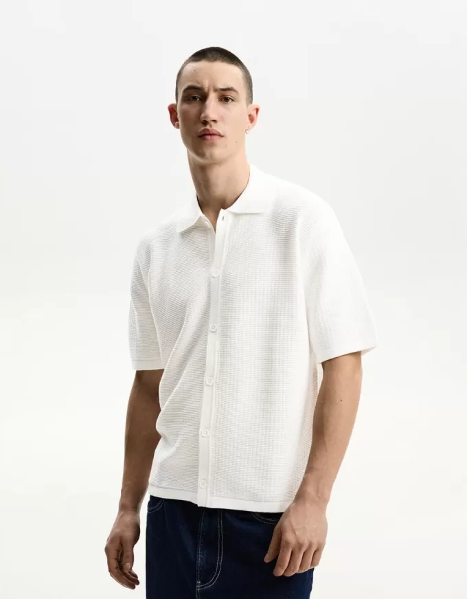 Textured short sleeve shirt
