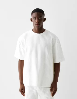 Textured striped short sleeve T-shirt