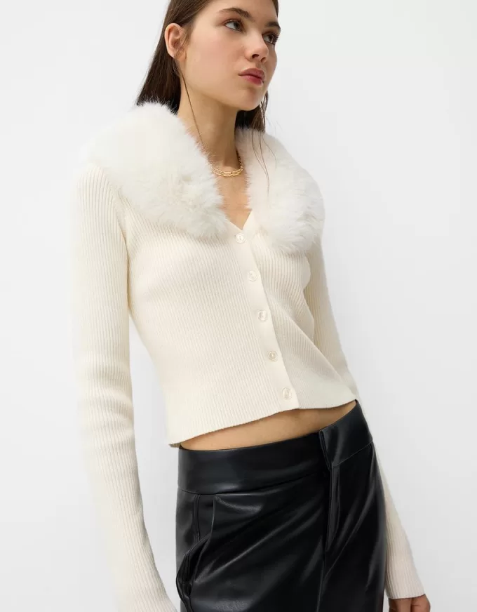 V-neck cardigan with faux fur V-neck cardigan with faux fur