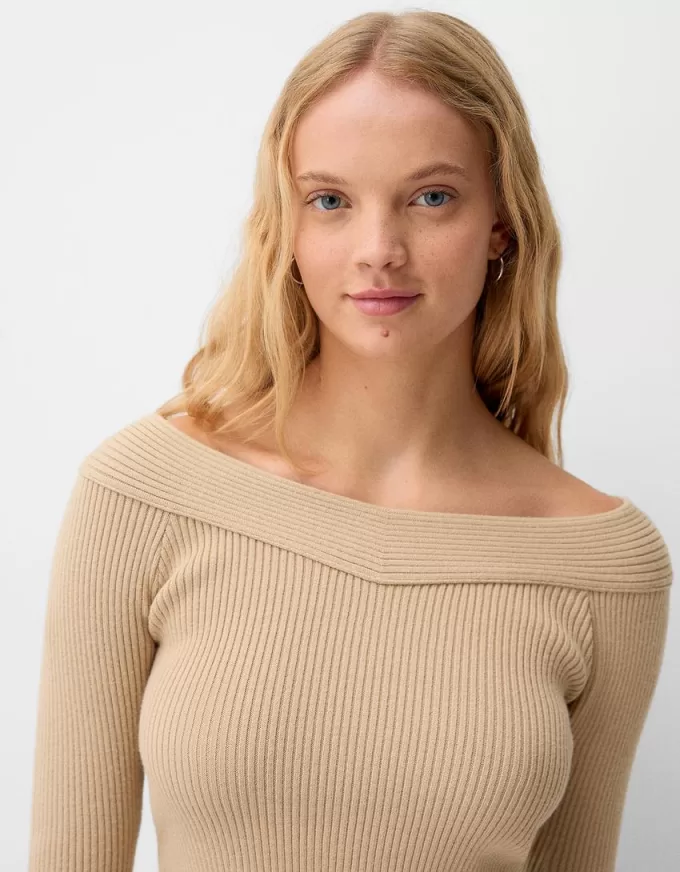 V-neck off-the-shoulder sweater V-neck off-the-shoulder sweater