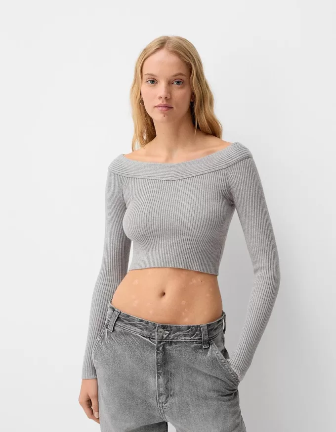 V-neck off-the-shoulder sweater V-neck off-the-shoulder sweater
