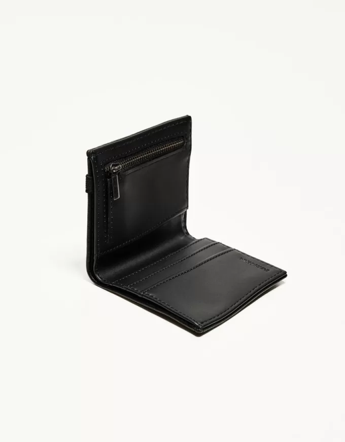 Wallet with elastic closure