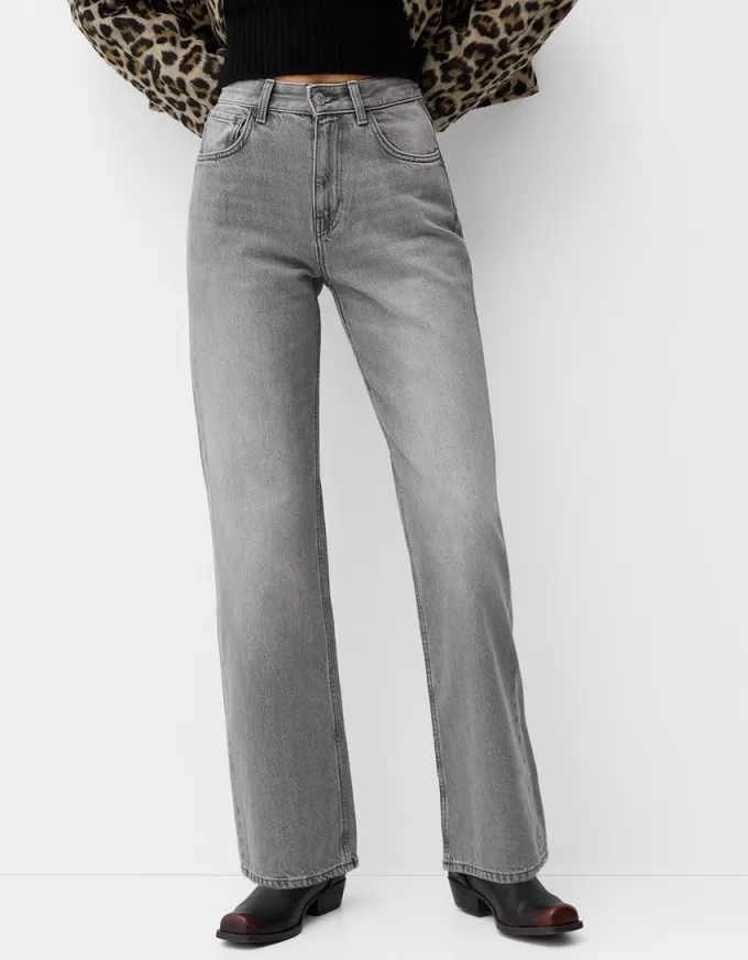 Wide-leg ’90s jeans Wide-leg ’90s jeans