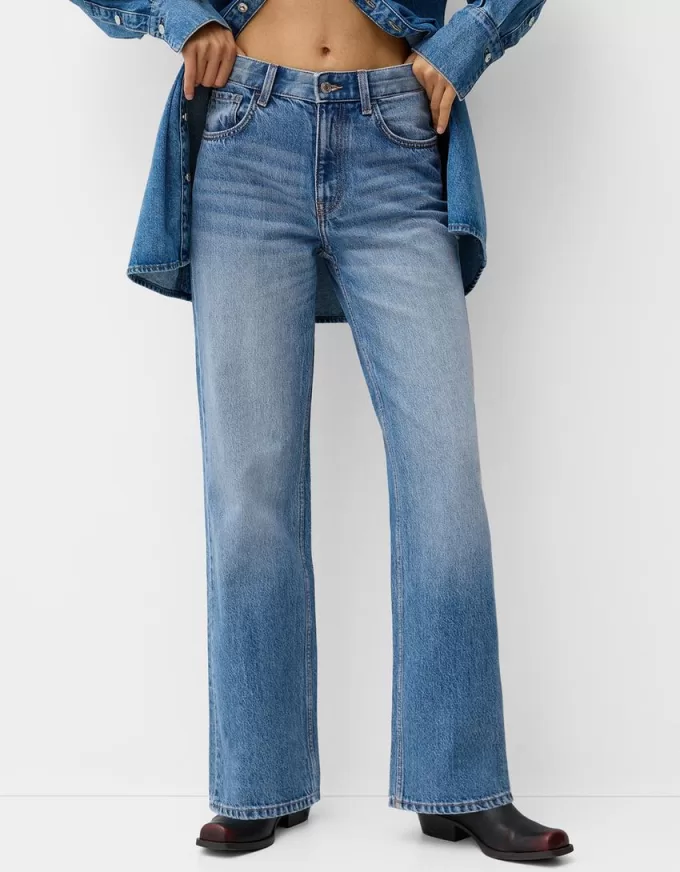 Wide-leg ’90s jeans Wide-leg ’90s jeans