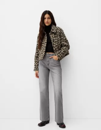 Wide-leg ’90s jeans