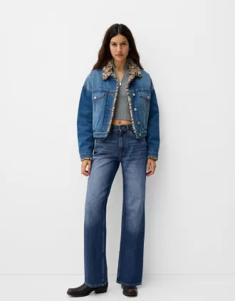 Wide-leg ’90s jeans