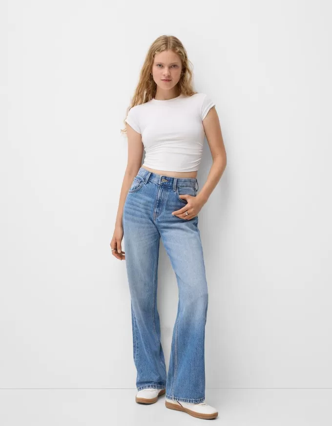 Wide-leg ’90s jeans Wide-leg ’90s jeans