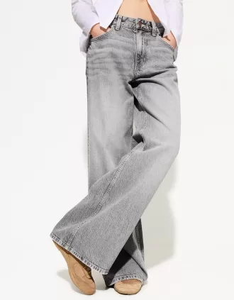 Wide-leg jeans