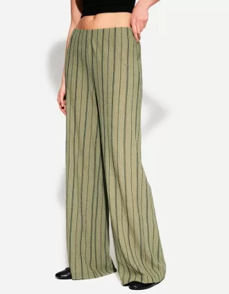 Wide-leg pants