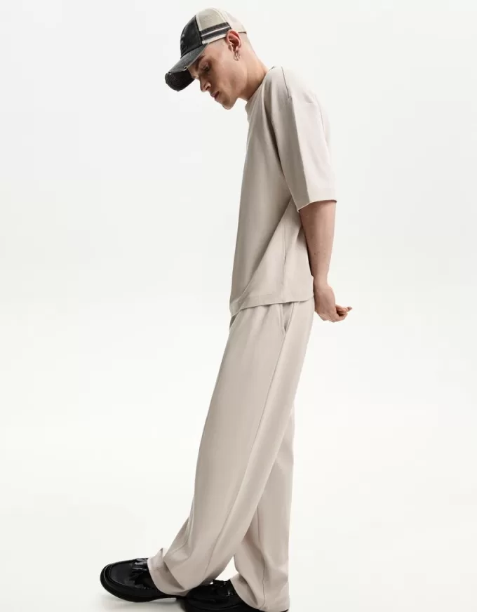 Wide-leg pants